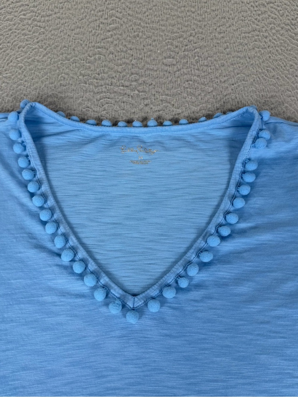 Lilly Pulitzer Etta Top Womens Medium Blue Pom Pom V Neck Short Sleeve Cotton